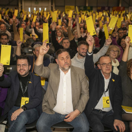 (I-D) La secretaria general adjunta de ERC y portavoz del partido, Marta Vilalta; el presidente de la Generalitat de Catalunya y coordinador nacional de ERC, Pere Aragonès; el presidente de ERC, Oriol Junqueras y el alcalde de Lleida, Miquel Pueyo, duran