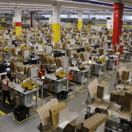 Fotografía de archivo del almacén logístico de Amazon en el Prat de Llobregat.