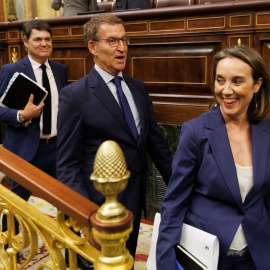 De izquierda a derecha; Carlos Rojas, Alberto Núñez Feijóo y Cuca Gamarra, a su llegada al Congreso, a 19 de septiembre de 2023, en Madrid.