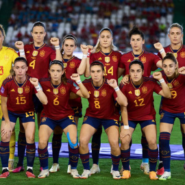 La selección femenina posa puño en alto minutos antes de enfrentarse a Suiza, a 26 de septiembre de 2023, en Córdoba.