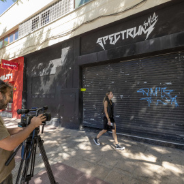 6/10/23 Fachada de la sala Spectrum precintada por el Ayuntamiento de Murcia este viernes 6 de octubre.