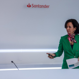 La presidenta del Banco Santander, Ana Botín, durante la presentación de los resultados de 2022, en la Ciudad Grupo Santander de Boadilla del Monte (Madrid). E.P./Ricardo Rubio