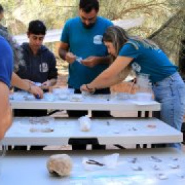 El Govern crearà un cens i un mapa dels materials recuperats en fosses