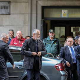 El ex presidente de la Junta de Andalucía, José Antonio Griñán, a su llegada al juicio del caso ERE en la Audiciencia Provincial de Sevilla, a 19 de noviembre del 2019.