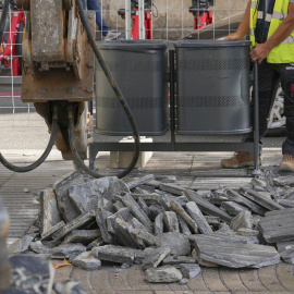 Una màquina treballant en unes obres a Barcelona