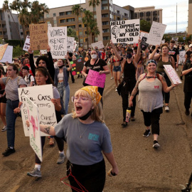 Marcha a favor del aborto en Arizona, en julio de 2022, tras la decisión del Tribunal Supremo de EEUU de revocar la protección del aborto.