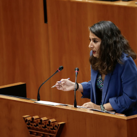 La portavoz de Unidas por Extremadura, Irene de Miguel, durante un debate en la Junta de Extremadura, a 14 de julio de 2023, en Mérida.