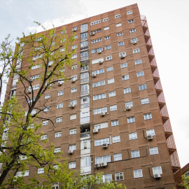 Un bloque de pisos en el distrito de Arganzuela (Madrid), a 14 de abril de 2023.