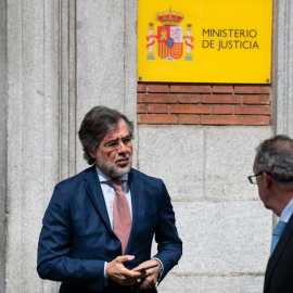 El magistrado de la Asociación Profesional de la Magistratura (APM), Juan José Carbonero, a su llegada a una reunión de jueces y fiscales con el Ministerio de Justicia, a 8 de mayo de 2023,