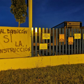 Familias de Madrid protagonizan encierros para exigir que terminen las obras de ampliación de escuelas públicas