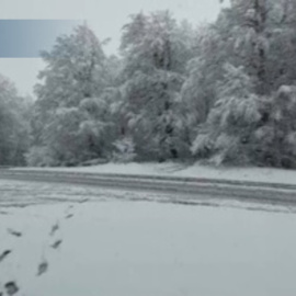 Viento, lluvia y nieve; tiempo invernal en Semana Santa