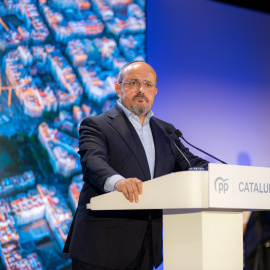 El candidato del PP a las elecciones catalanas, Alejandro Fernández, durante un mitin de su partido, el 3 de abril de 2024, en Barcelona.