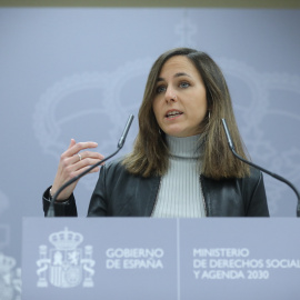 La ministra de Derechos Sociales y Agenda 2030, Ione Belarra, comparece antes de reunirse con colectivos que defienden el derecho a la vivienda, en el Ministerio de Derechos Sociales y Agenda 2030, a 26 de enero de 2022, en Madrid.