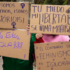 15/04/2023.- Manifestación ante la Delegación del Gobierno en La Rioja con el lema 'Logroño contra la violencia sexual'. EFE/Raquel Manzanares