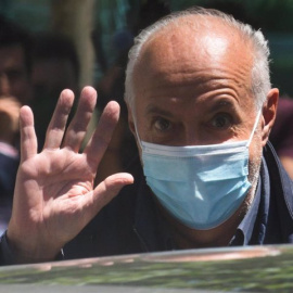 Jose Luis Moreno a la salida de la Audiencia Nacional tras quedar en libertad provisional.