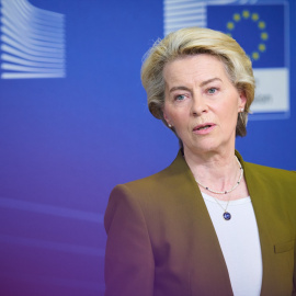 La presidenta de la Comisión Europea, Ursula von der Leyen, durante una rueda de prensa en Bruselas, a 24 de abril de 2023.