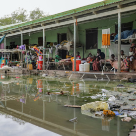 La guerra en Sudán, que ha provocado la peor ola de desplazados en el mundo, cumple el próximo lunes un año, aunque "el mundo sigue mirando hacia otro lado", afirmó la ONG Consejo Noruego para Refugiados.