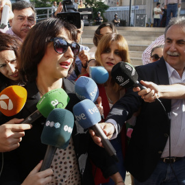 Juana Rivas, ante los medios, durante la celebración del juicio por sustracción de sus hijos, en Granada, el 14 de junio de 2018