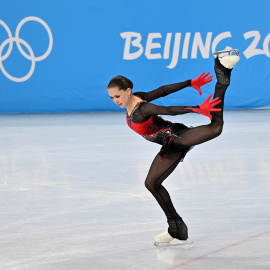 8/2/22-Kamila Valieva en la competición de Patinaje Artístico por Equipos Femeninos en el Estadio Cubierto de la Pekín durante los Juegos Olímpicos de Invierno (07/02/2022).