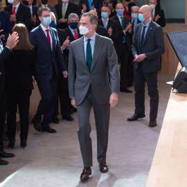 El rey Felipe VI, a su llegada a la inauguración de la ampliación del Campus IESE, en el Pinar del Cerro del Águila, a 3 de febrero de 2022, en Madrid.