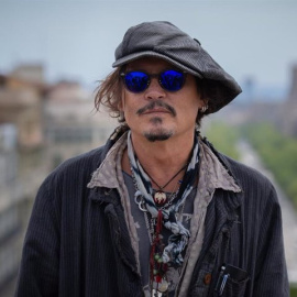 Foto de archivo. El actor Johnny Depp posa después de la rueda de prensa en el BCN Film Fest.