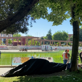 Ocho meses viviendo en un parque tras ser desahuciados por un fondo buitre: "Muchas veces me da por pensar: ¿para qué vivo?"