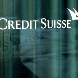 El logo de Credit Suisse en una oficina en Ginebra (Suiza). REUTERS/Denis Balibouse