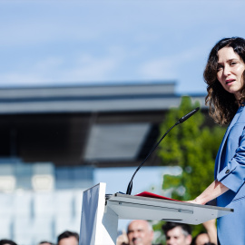 La presidenta de la Comunidad de Madrid, Isabel Díaz Ayuso, interviene durante la presentación de la escultura de Telefónica, en el Distrito Telefónica Edificio Central, a 15 de abril de 2024, en Madrid (España)