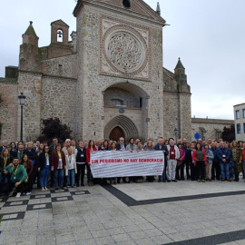 Concentración de los periodistas en la Asamblea de la FAPE en Talavera de la Reina.