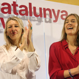 La vicepresidenta del Govern espanyol, Yolanda Díaz, al costat de la candidata de Comuns Sumar, Jéssica Albiach.