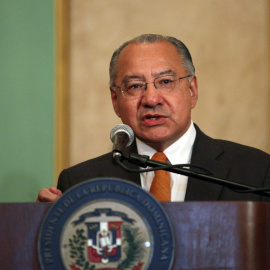 El exdiplomático Manuel Rocha en una rueda de prensa en Santo Domingo, República Dominicana, a 8 de mayo de 2013.