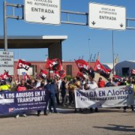 Camioneros buscan bloquear el Puerto de València para denunciar la "arbitrariedad" en los sueldos del sector