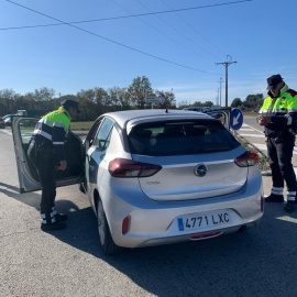 El cotxe que ha atropellat els manifestants, aturat pels Mossos.