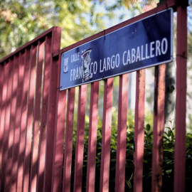 Placa de la calle Largo Caballero, en Madrid (España), a 30 de septiembre de 2020.