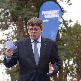 El expresident de la Generalitat, Carles Puigdemont, interviene durante un acto de Junts, a 6 de abril de 2024, en Elna, Francia.