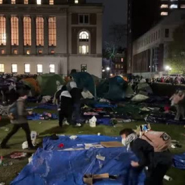 Cientos de estudiantes siguen acampados en Nueva York