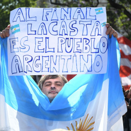 Protestas en Argentina contra en gobierno de Milei.