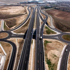 Vista de la autopista M-12 Eje Aeropuerto de OHL.