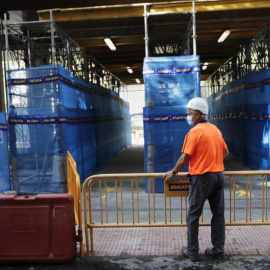 Un obrero trabajando en Madrid, en una imagen de archivo.