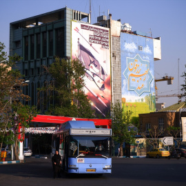 19/04/2024 Una valla publicitaria antiisraelí en la que se lee en persa "La próxima bofetada será más dura", en la calle Palestina, en el centro de Teherán, a 14 de abril de 2024.