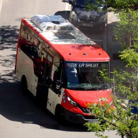 Un dels busos de barri 116 als voltants del Park Güell