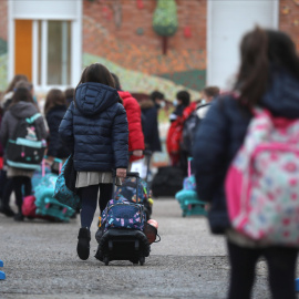 10/01/2022 Varios niños entran en un colegio de Madrid