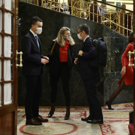 02/02/2022.- El portavoz del Grupo Parlamentario Socialista, Héctor Gómez, la vicepresidenta segunda del Gobierno, Yolanda Díaz; y el ministro de la Presidencia, Félix Bolaños. Eduardo Parra / Europa Press