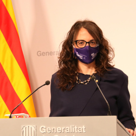 La consellera d'Igualtat i Feminismes, Tània Verge, atén la premsa al Palau de la Generalitat.