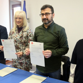 Pílar Díaz i Jordi Pérez un cop signat l'acord de govern