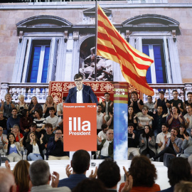 El candidato del PSC, Salvador Illa, interviene durante un mitin del PSC, a 2 de mayo, en Sant Boi de Llobregat, Barcelona, Catalunya.