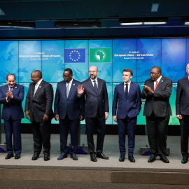 Los líderes el segundo día de una cumbre entre la Unión Europea y la Unión Africana en Bruselas, Bélgica.