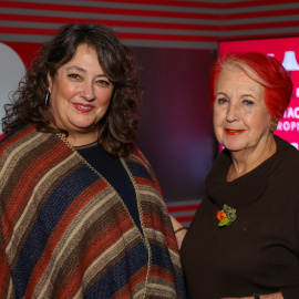 Rosa María Calaf (d) y Virginia Pérez Alonso (i), en el plató de 'Público'