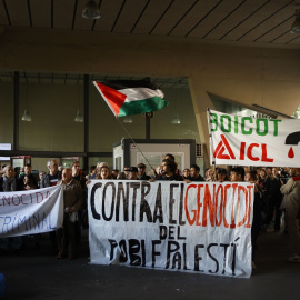 Estudiantes protestan en la Universitat de Barcelona para apoyar al pueblo palestino, a 6 de mayo de 2024.