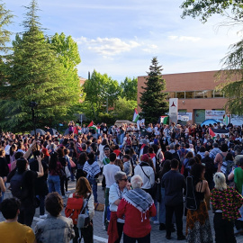 Fotografía tomada durante la asamblea que se ha celebrado en Ciudad Universitaria de Madrid para planificar la acampada de estudiantes en apoyo a Palestina, a 7 de mayo de 2024.